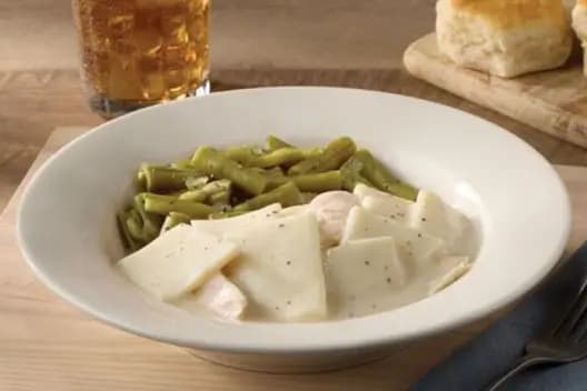 Weekday Lunch: Chicken n' Dumplins at Cracker Barrel